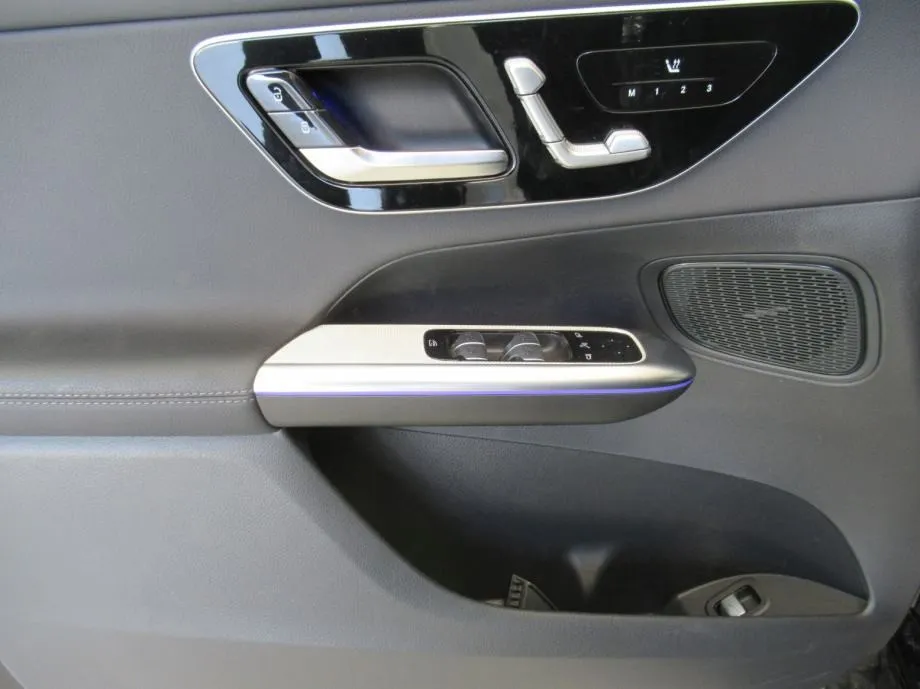 mercedes-benz glc 220 d 4m coupé amg/digital/pano/memory/360°/kuka/20" - slika 16