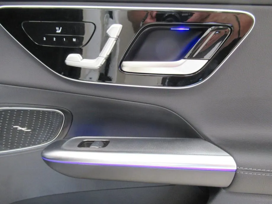 mercedes-benz glc 220 d 4m coupe amg/digital/pano/memory/360°/kuka/20" - slika 11