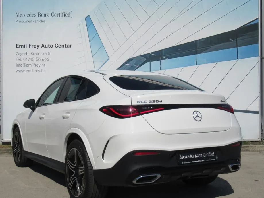 mercedes-benz glc 220 d 4m coupe amg/digital/pano/memory/360°/kuka/20" - slika 8