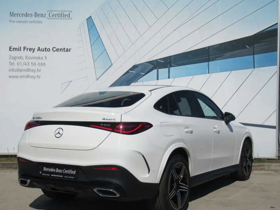 mercedes-benz glc 220 d 4m coupe amg/digital/pano/memory/360°/kuka/20" - slika 6