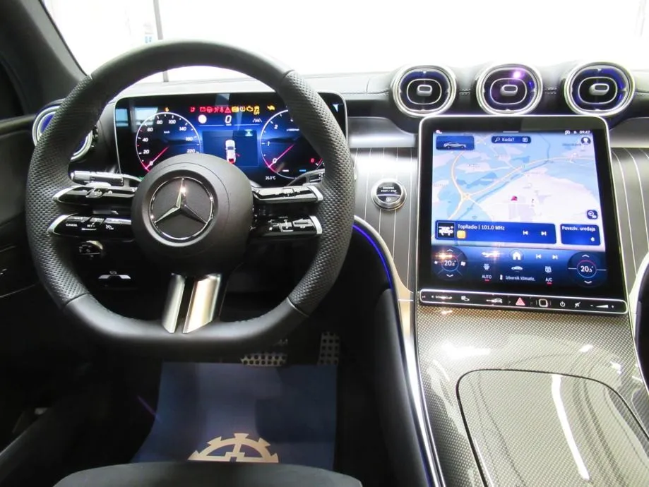 mercedes-benz glc 220 d 4m coupe amg/digital/pano/memory/360°/kuka/20" - slika 15
