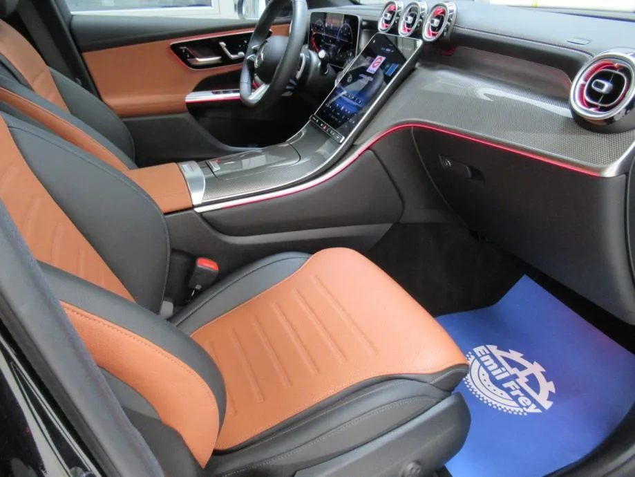 mercedes-benz glc 220 d 4matic amg line premium plus - slika 9