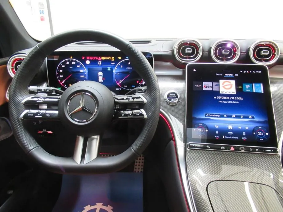 mercedes-benz glc 220 d 4matic amg line premium plus - slika 14