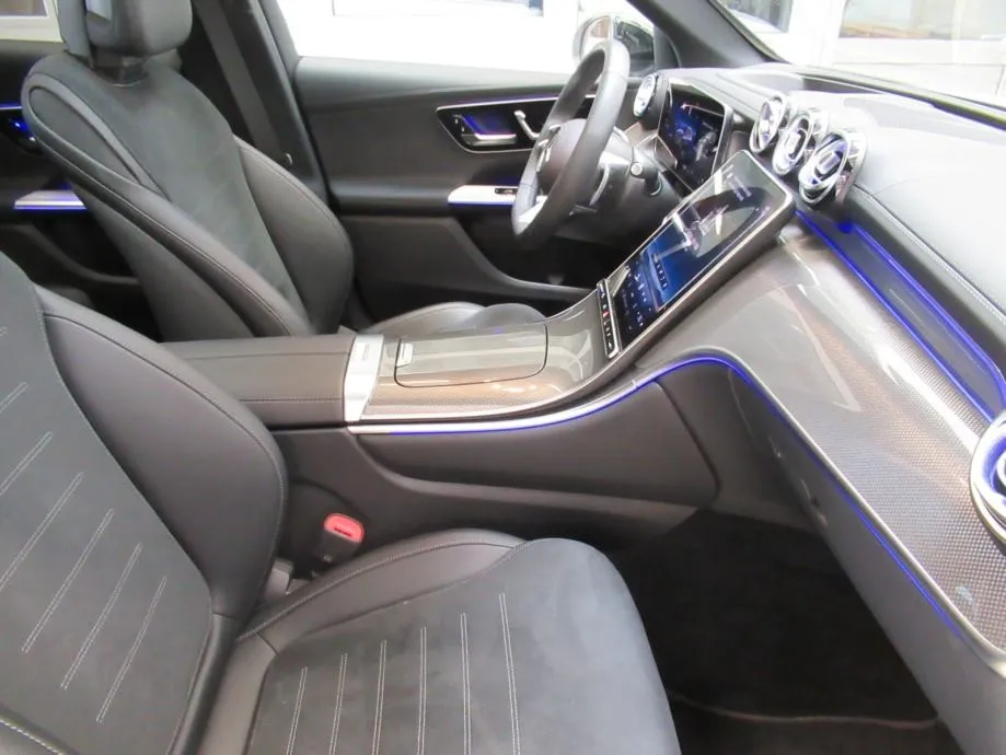 mercedes-benz glc 220 d 4matic amg line premium plus - slika 9