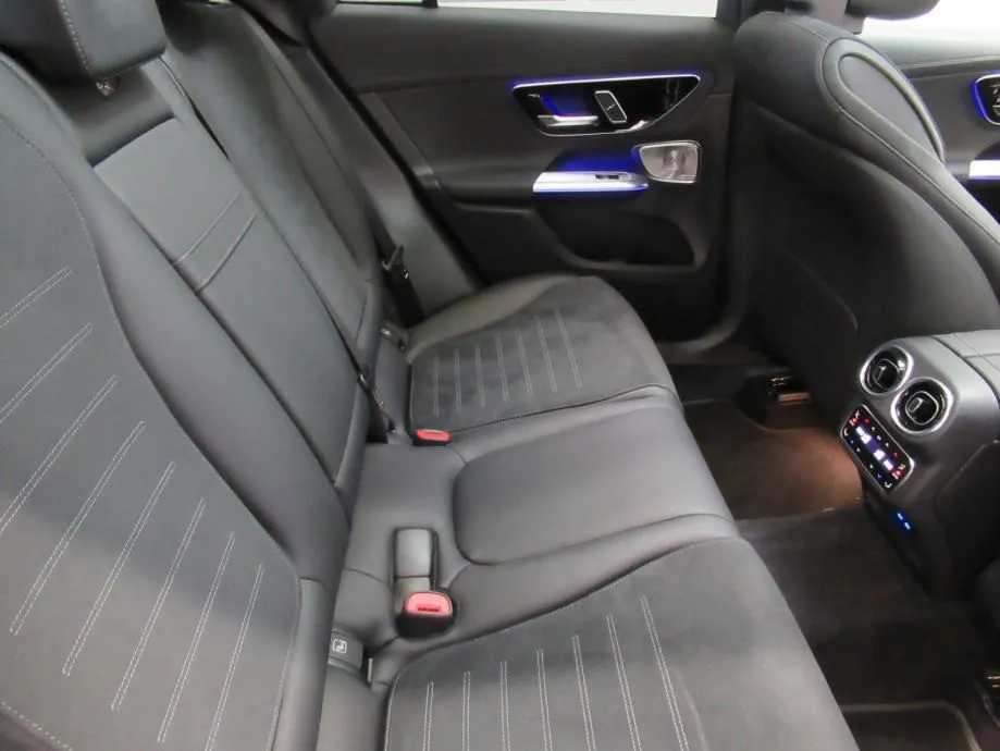 mercedes-benz glc 220 d 4matic amg line premium plus - slika 13