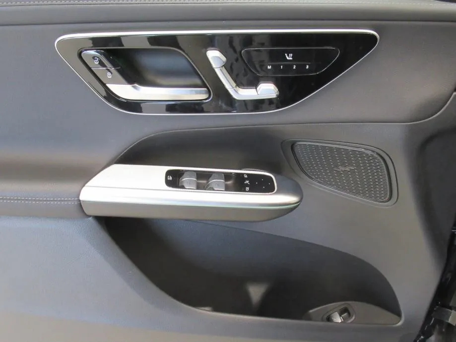 mercedes-benz glc 300 d 4m coupe amg line - slika 18