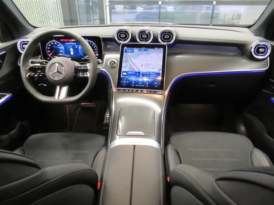 mercedes-benz glc 300 de 4m amg line/digital/memo/kuka/night/360°/20" - slika 15