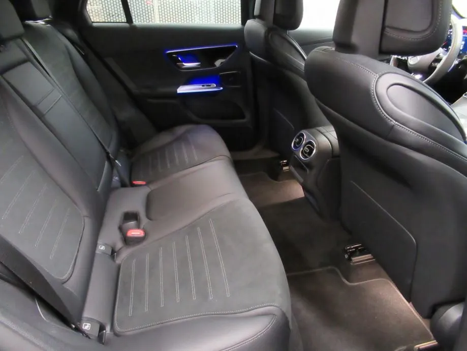 mercedes-benz glc 300 de 4m amg line/digital/memo/kuka/night/360°/20" - slika 6