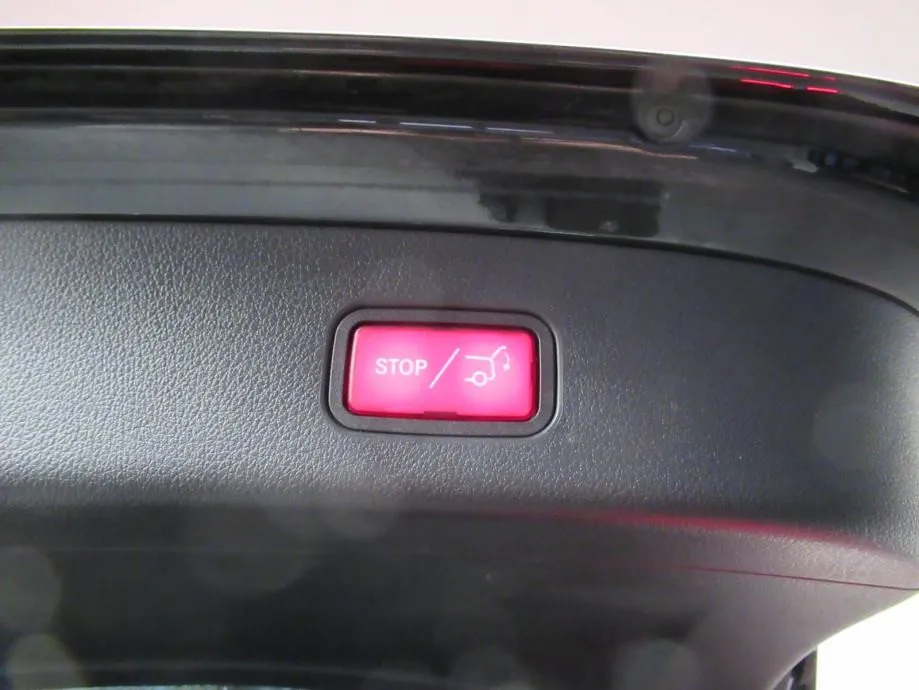 mercedes-benz glc 300 de 4m amg line/digital/memo/kuka/night/360°/20" - slika 9