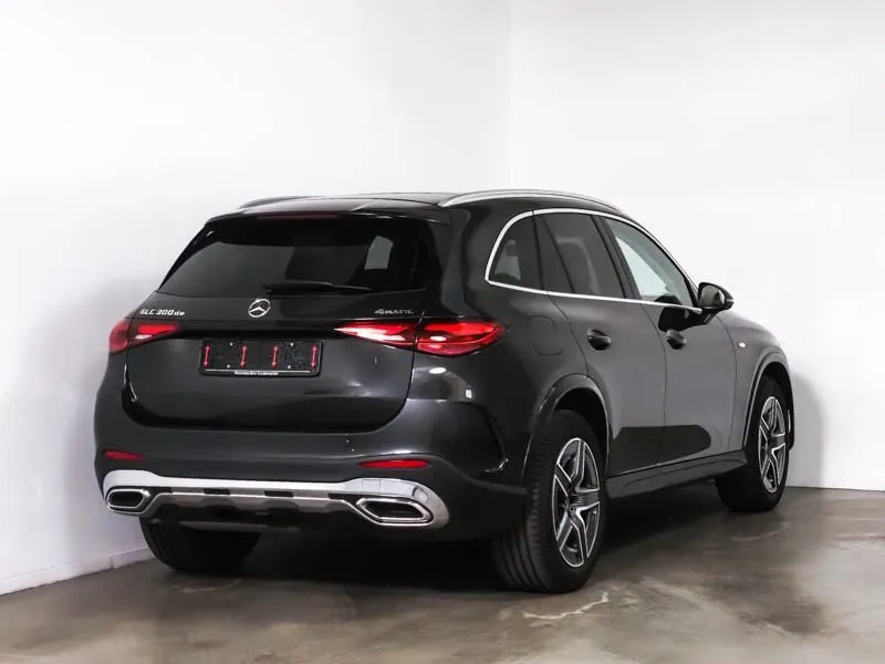 mercedes-benz glc 300 de 4m amg line/digital/memory/night/360°/kuka - slika 3