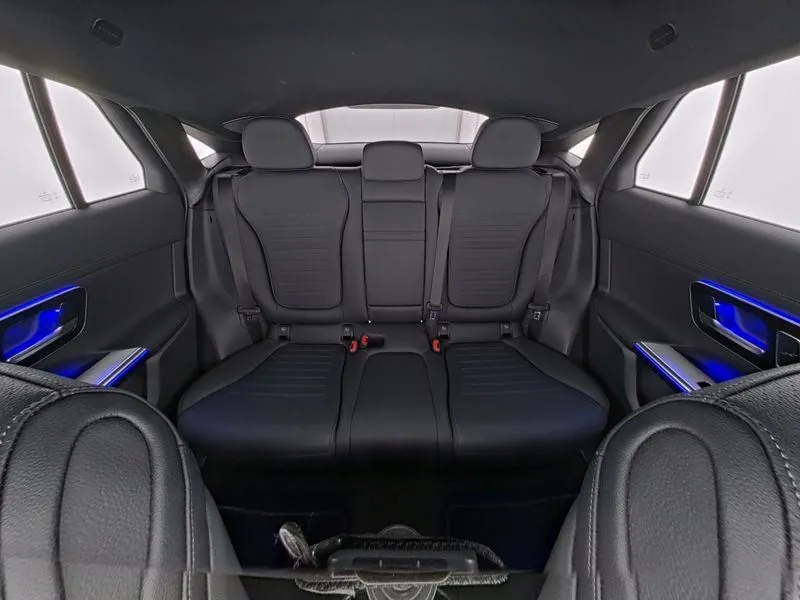 mercedes-benz glc 300 de 4matic coupe amg line premium plus - slika 9