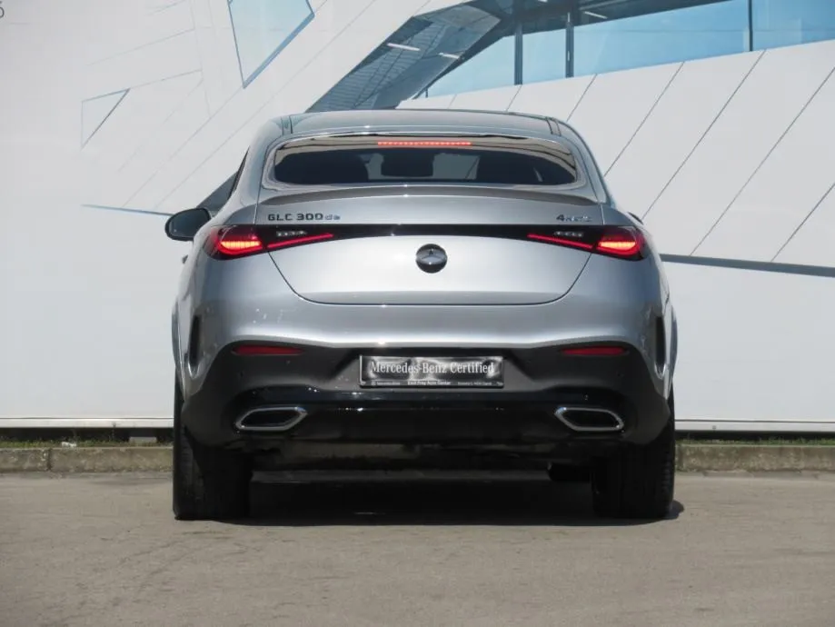 mercedes-benz glc 300 de 4m coupe amg line - slika 7