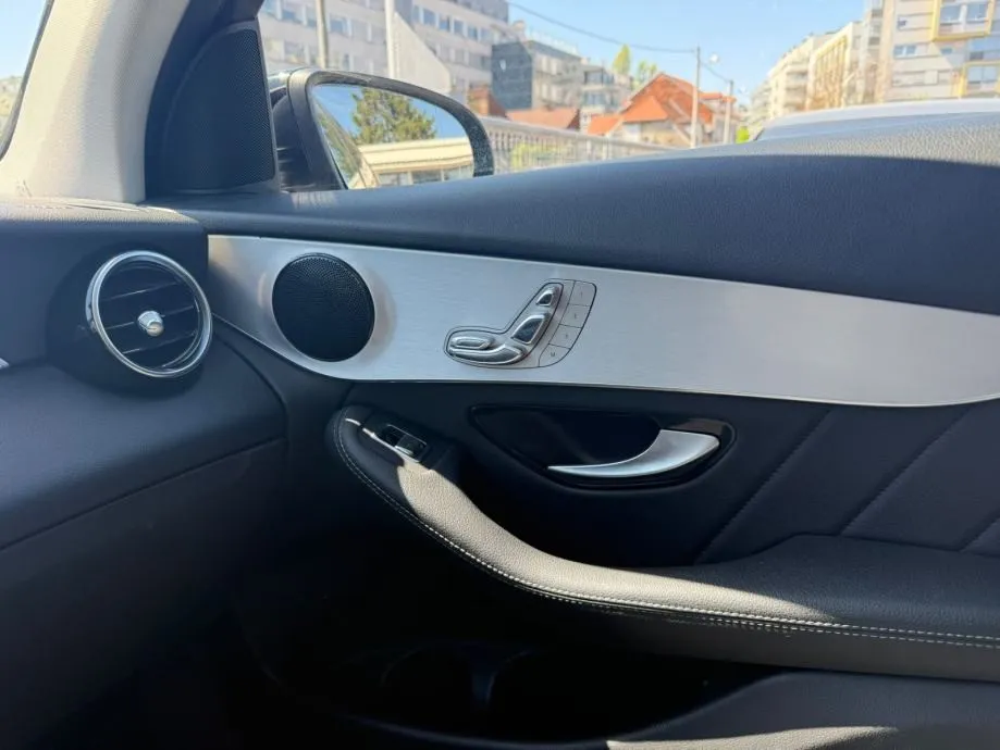 mercedes-benz glc 300d 4matic amg line aut., led, navi, 4x garancije!! - slika 19