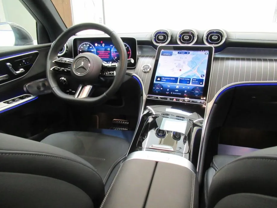 mercedes-benz glc 220 d 4m coupé amg/digital/pano/memory/360°/burm/20" - slika 20