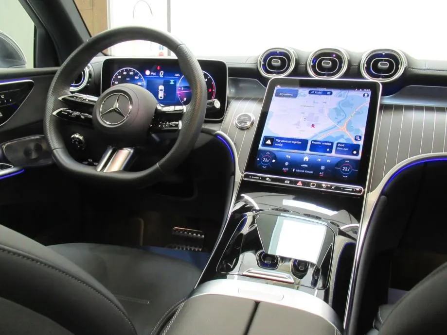 mercedes-benz glc 220 d 4m coupé amg/digital/pano/memory/360°/burm/20" - slika 8