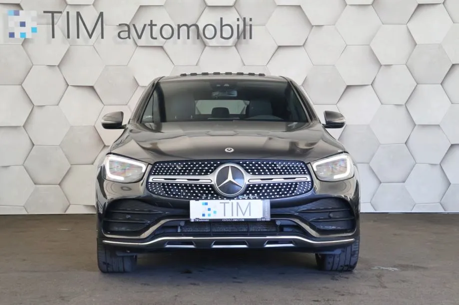 mercedes-benz glc coupe 220d 4-matic 9g-tronic amg line cockpit - slika 5