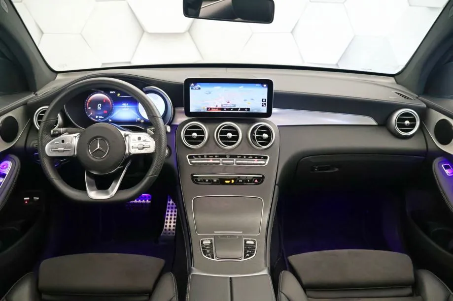 mercedes-benz glc coupe 220d 4-matic 9g-tronic amg line cockpit - slika 7