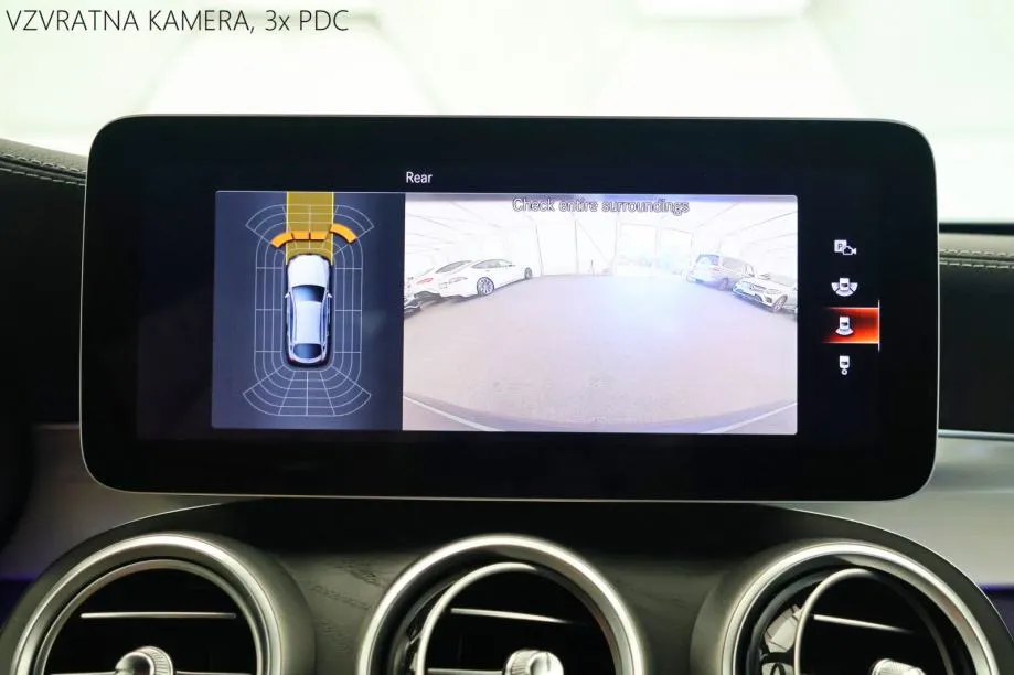 mercedes-benz glc coupe 220d 4-matic 9g-tronic amg line cockpit - slika 13