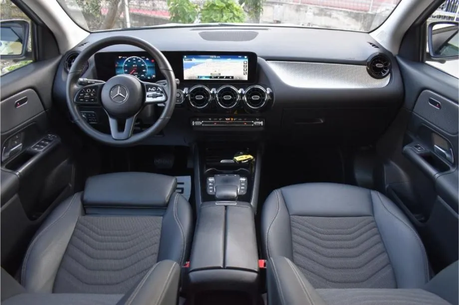 mercedes gla 180d 2.0 automatik business -f1,dab,kamera -novi model - slika 9
