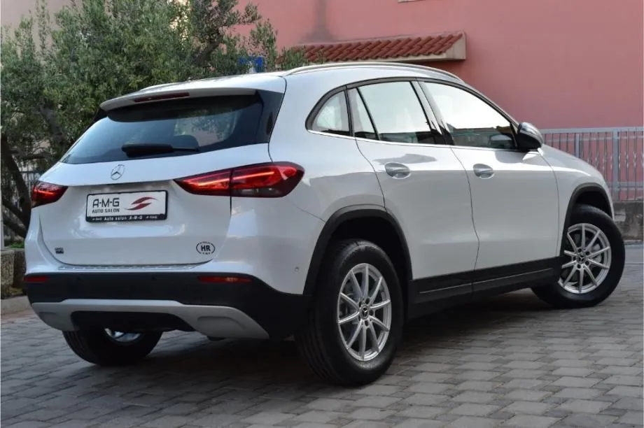 mercedes gla 180d 2.0 automatik business -f1,dab,kamera -novi model - slika 7