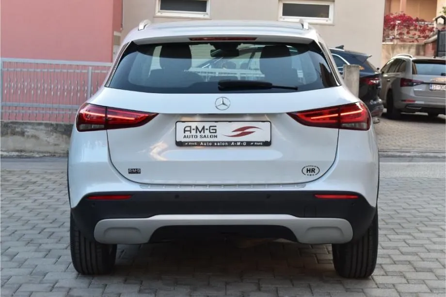 mercedes gla 180d 2.0 automatik business -f1,dab,kamera -novi model - slika 6