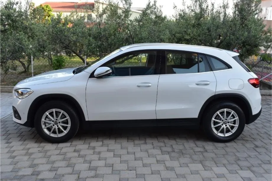 mercedes gla 180d 2.0 automatik business -f1,dab,kamera -novi model - slika 4