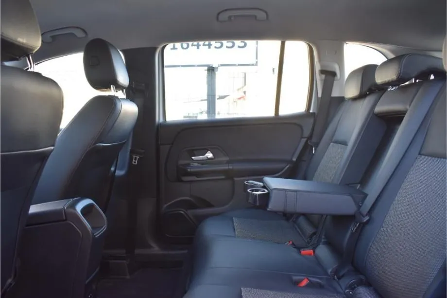 mercedes glb 200d 150ks automatik -f1,kamera,dab,widescreen -full led - slika 14