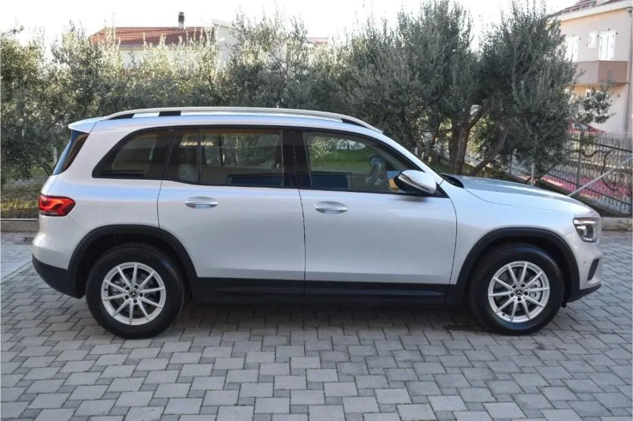 mercedes glb 200d 150ks automatik -f1,kamera,dab,widescreen -full led - slika 5