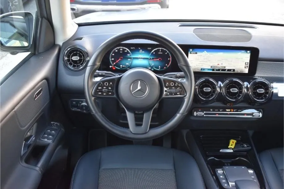 mercedes glb 200d 150ks automatik -f1,kamera,dab,widescreen -full led - slika 10