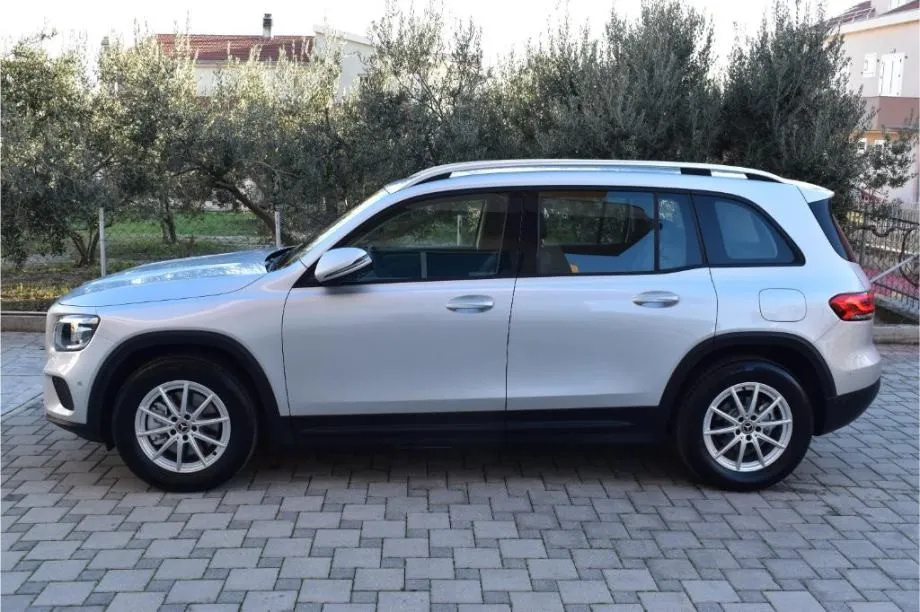 mercedes glb 200d 150ks automatik -f1,kamera,dab,widescreen -full led - slika 4