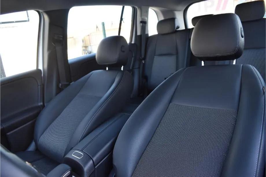 mercedes glb 200d 150ks automatik -f1,kamera,dab,widescreen -full led - slika 13