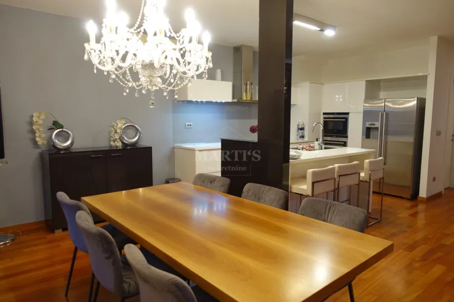 radnička, luksuzan stan, 5 soba, 2 etaže, 180m2, terasa, gpm (prodaja) - slika 2