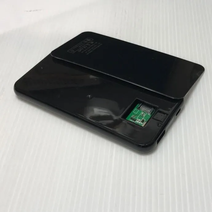 skrivena mala kamera punjač za mobitel powerbank - slika 4