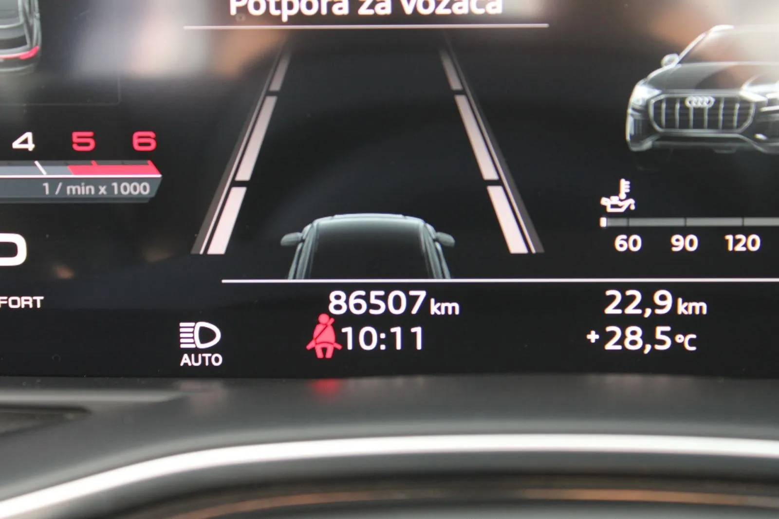 audi q8 50 tdi quattro s-line automatik *panorama, virtual, kamera* - slika 23