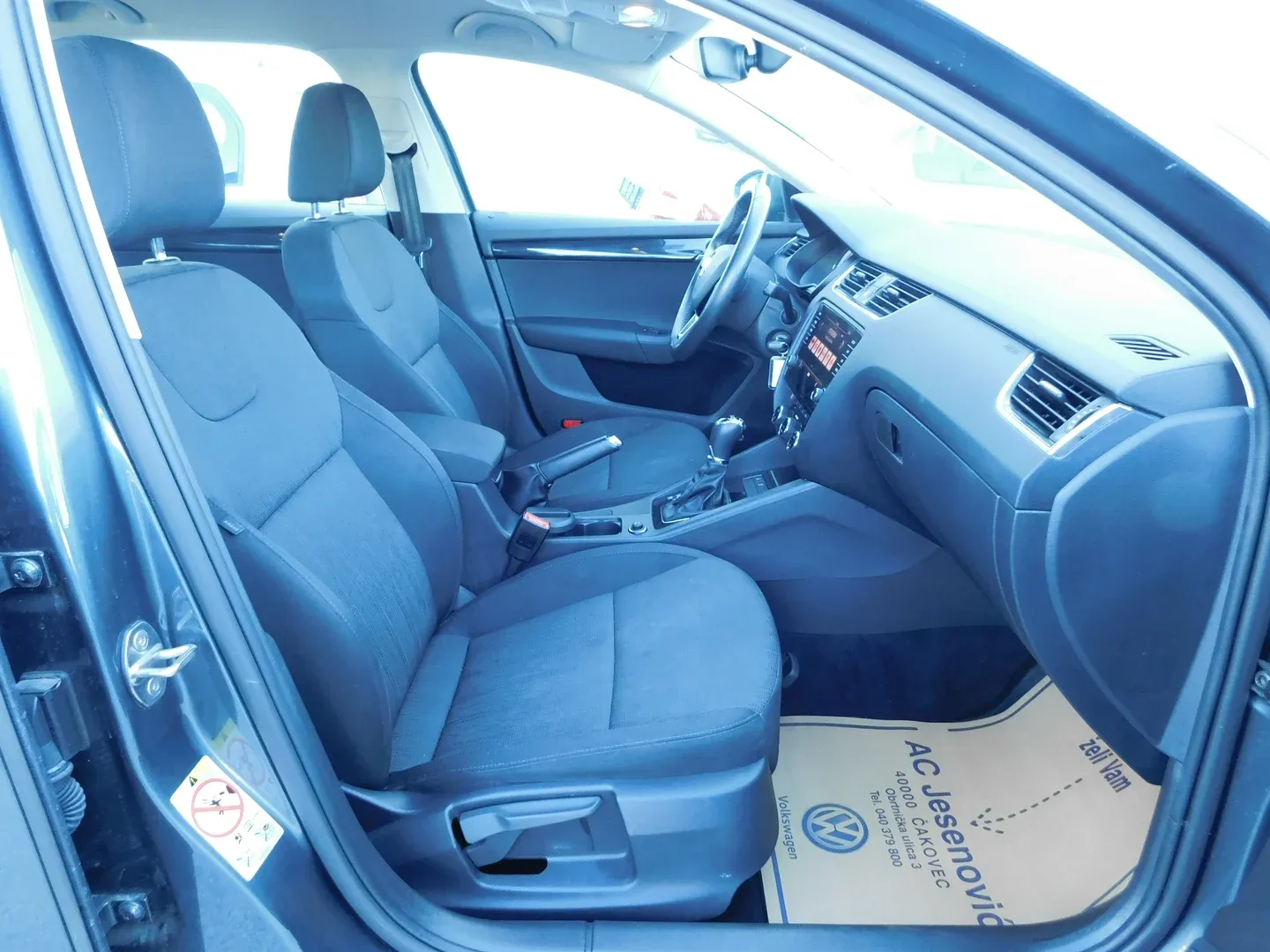 06568 škoda octavia combi style 1.6 tdi dsg - slika 11
