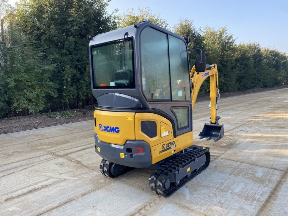 novi mini bager xcmg 2 t - slika 3