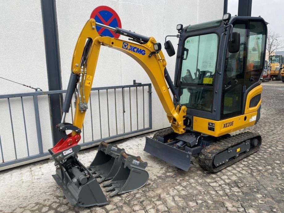 novi mini bager xcmg 2 t - slika 5