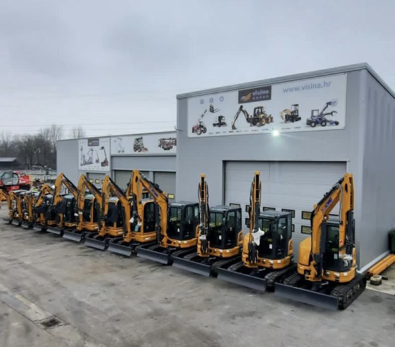 novi mini bager xcmg 2 t - slika 2