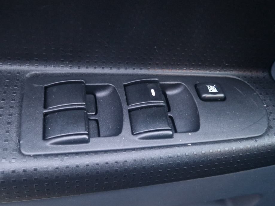 mitsubishi colt 1,3 motion edition kli.a pocinyčan kartice do 36 mj - slika 17