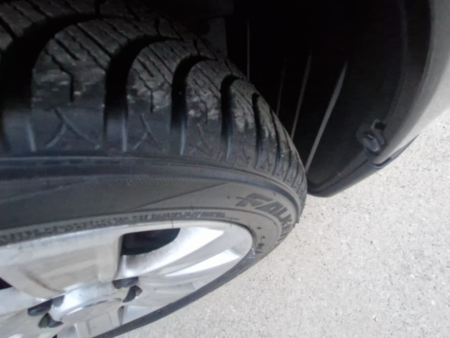 mitsubishi colt 1,3 pocinčan klima kartice 36 mj jamstvo - slika 5