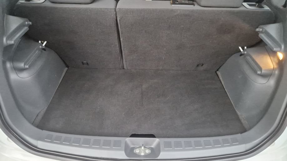 mitsubishi colt 1,3prilika samo 87 tkm pocinčan bez hrđe kartice 36 mj - slika 12