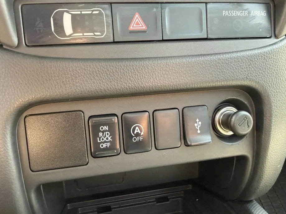 mitsubishi l200 - slika 14