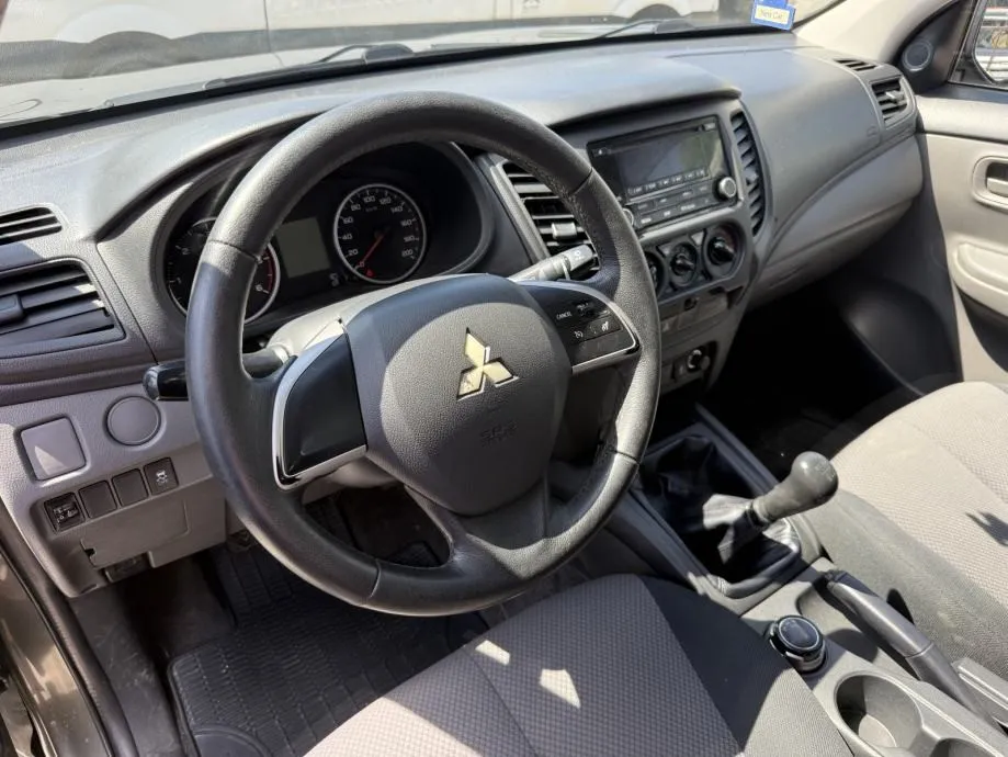mitsubishi l200 - slika 9