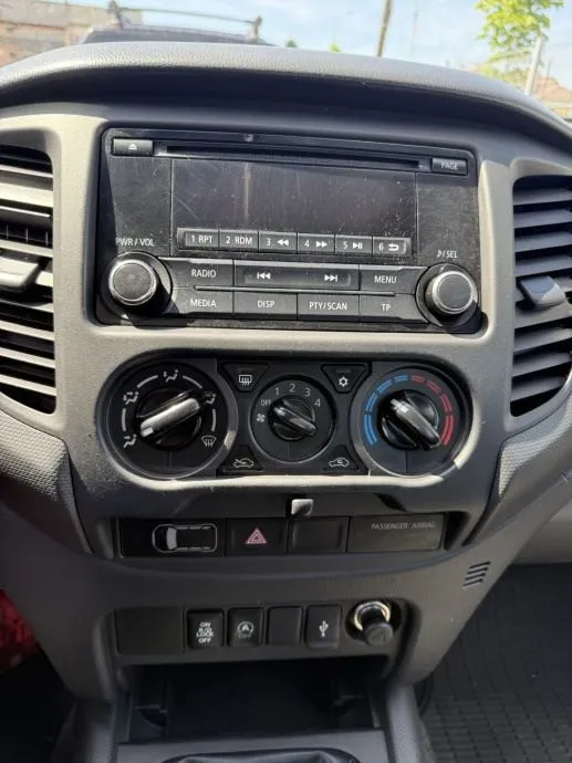 mitsubishi l200 - slika 13
