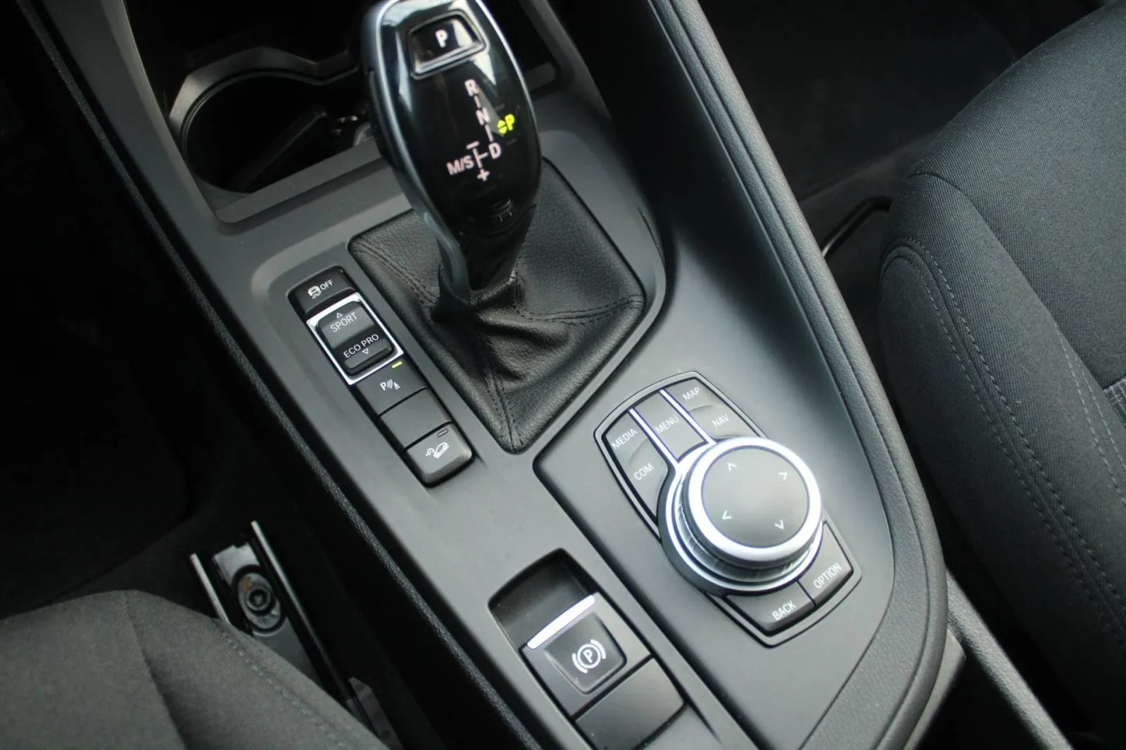 bmw x1 20d xdrive automatik *led, navigacija* - slika 20
