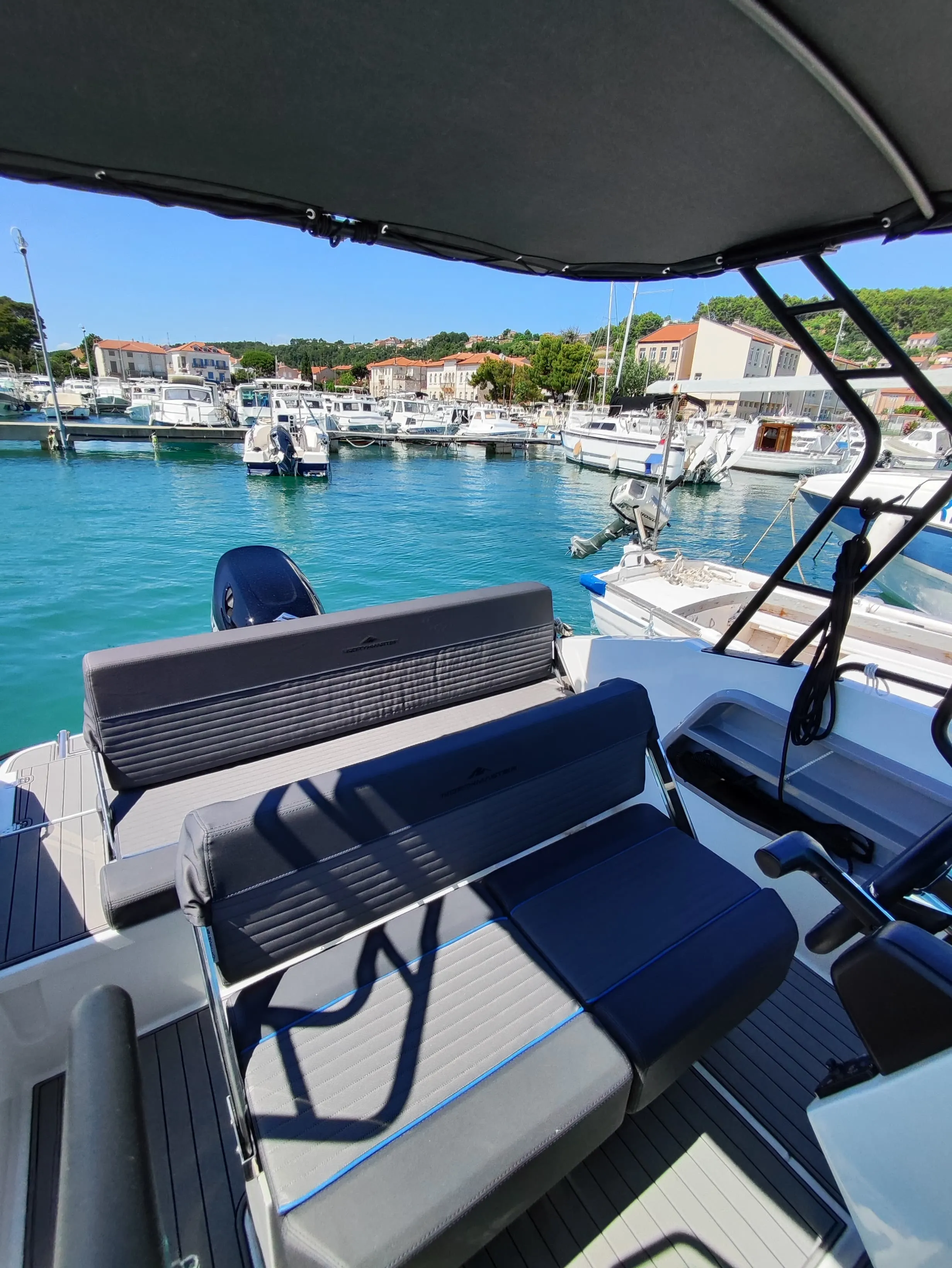 najam broda - northmaster 685 open - 175hp (2024) - slika 8