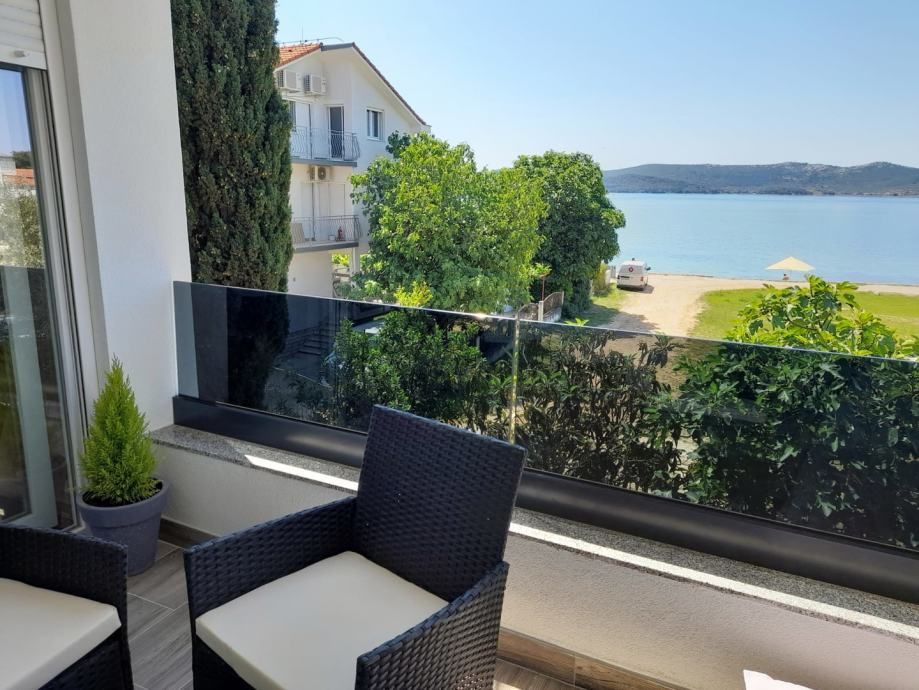 sveti petar na moru,renovirana kuća,3 apartmana(195m2)50 metara more - slika 11