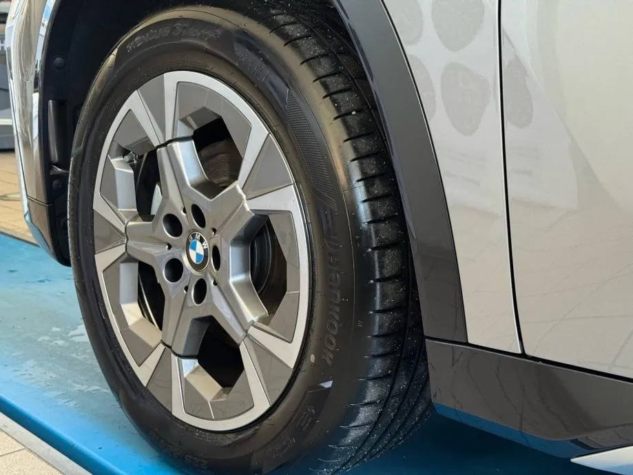 bmw x1 xdrive20d automatik x line - slika 8