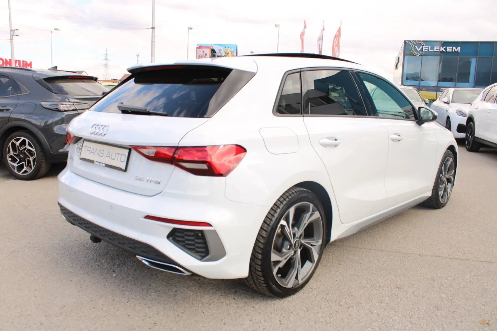 audi a3 35 tfsi s-tronic s-line *panorama, led, navigacija* - slika 5
