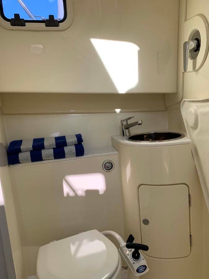 vanbrodski motor orkeny pilot house 27 - slika 9